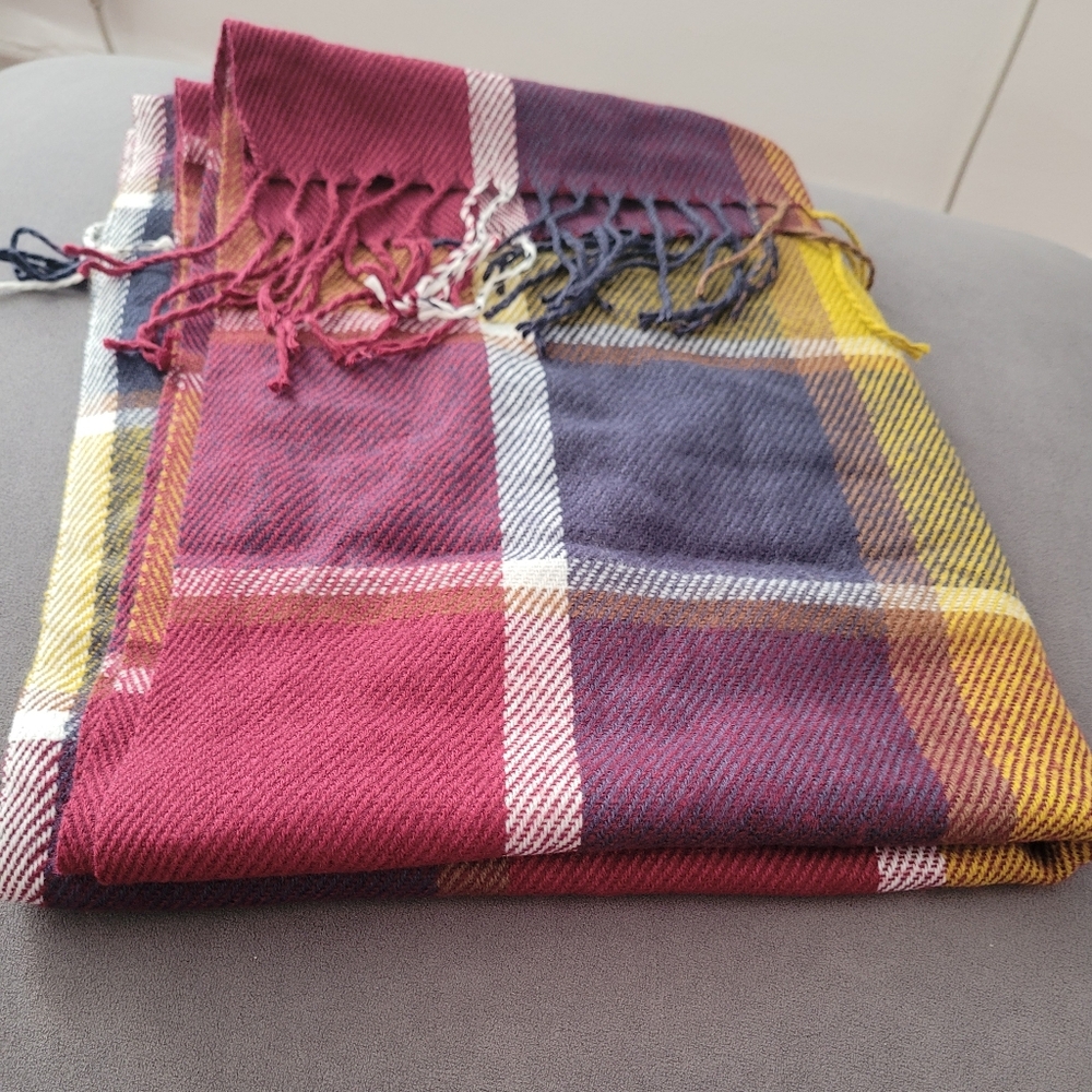 Scarf - Picture 5 of 5